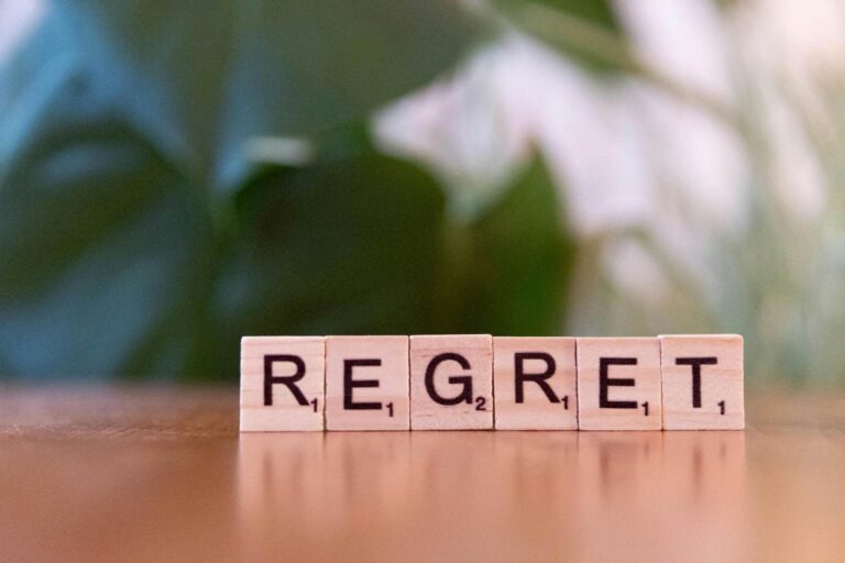 how to stop obsessing over regrets